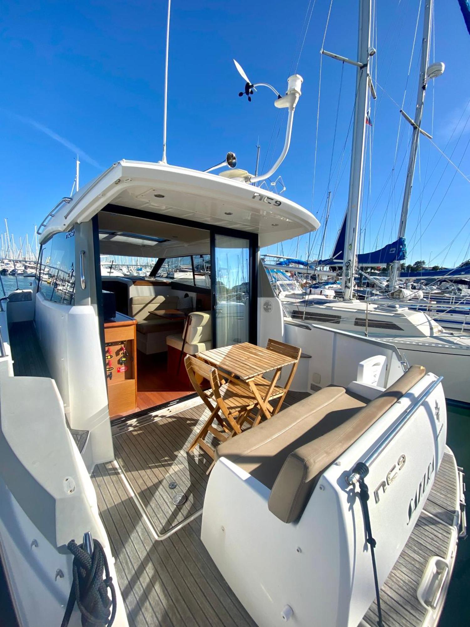 Botel Experience A Bord A La Rochelle Sur Un Jeanneau Nc9 La Rochelle (Charente-Maritime)